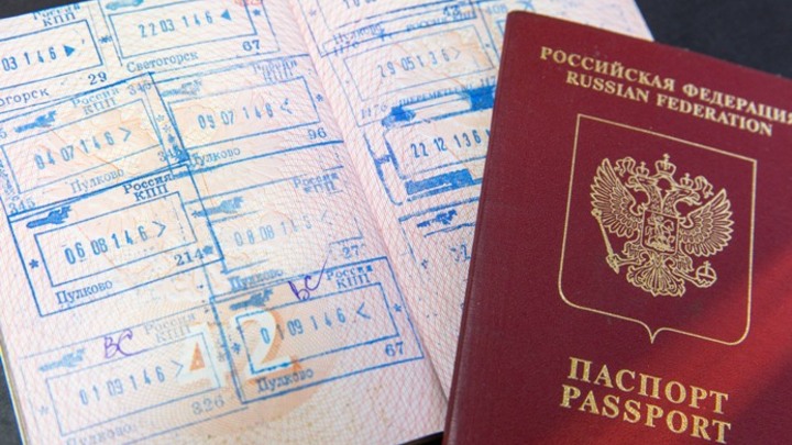 Президент Путин подписал указ о повышении госпошлины на выдачу загранпаспорта на 20%