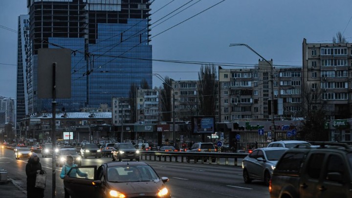 Через месяц - сугробы и санки в Киеве: Политолог объяснил, почему мёрзнут миллионы украинцев