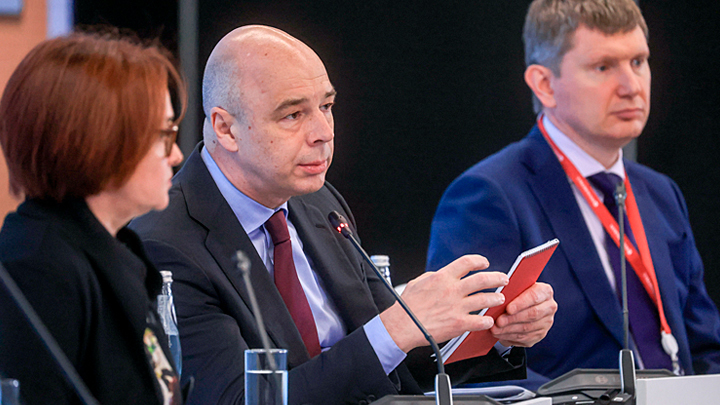 Пронько о дешёвом спектакле Антона Силуанова: Занавес!