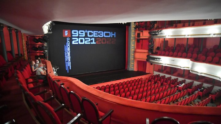 Ну враги и враги - спектакли-то хорошие… Столичным театралам подсовывают антирусское творчество