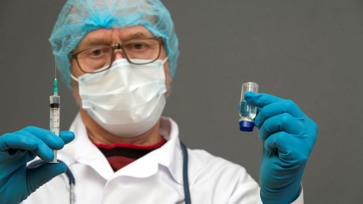 Еще в двух екатеринбургских ТРЦ развернут мобильные пункты вакцинации