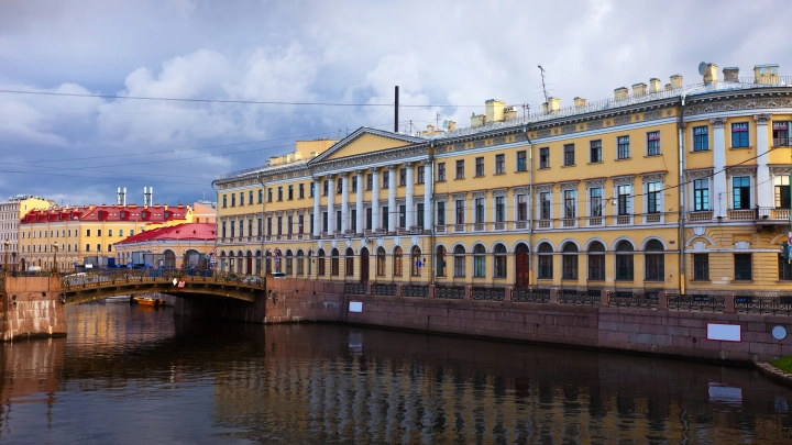 Петербург отрезан от моря: дамба закрыла город от разбушевавшегося циклона Енгин