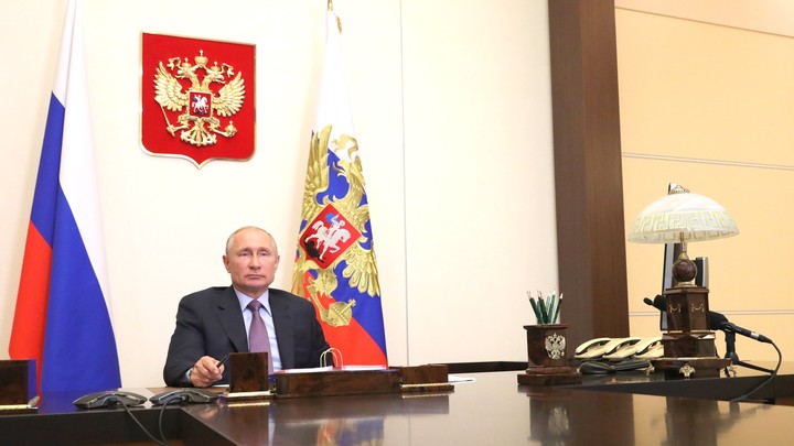 Решили добавить сразу сотенку?: Путин поддел Дюкова после оговорки