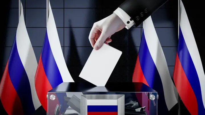 В стране не должно быть парламента: Политолог назвал исторически себя изжившей и одряхлевшей многопартийную систему в России