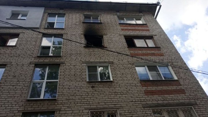 Мужчина погиб при пожаре в пятиэтажке на Автозаводе