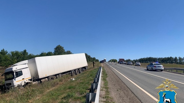 В Самарской области в аварии с большегрузом погиб мужчина