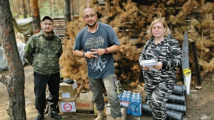 Жительница Новосибирской области лично доставила в зону СВО письма школьников