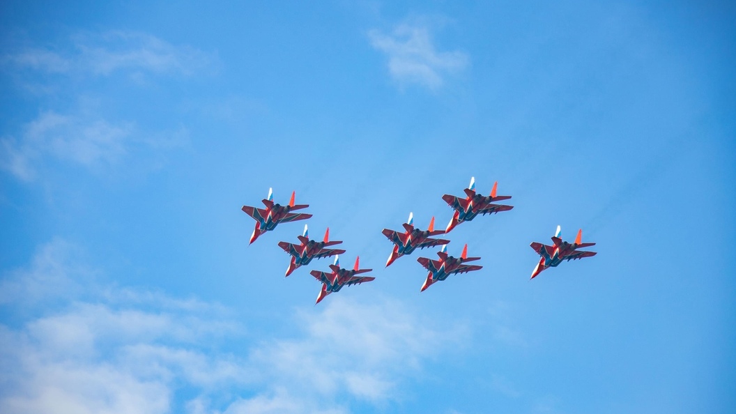 Пилоты стрижей фото кемерово. Стрижи в кемерово 2024 23 августа. Стрижи в кемерово 2024 23 августа. Авиашоу стрижи. Стрижи в кемерово 2024 23 августа.