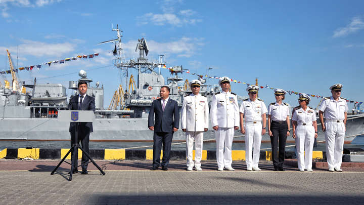 На корм рыбам только не отправьтесь с Кентаврами: В украинском достойном ответе Черноморскому флоту нашли пробоину