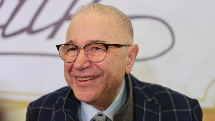 Петросян выписал дочь из квартиры через суд