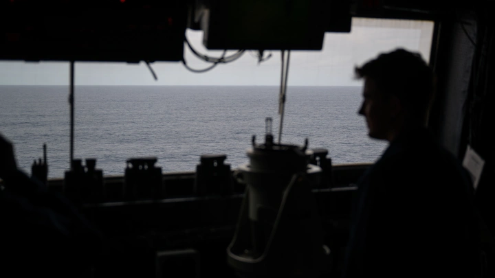 Моряк ВМС США описал встречу с четырьмя НЛО в открытом океане
