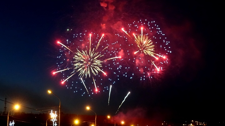 Салют, фаер-шоу, мастер-класс: власти Новокузнецка опубликовали программу Дня города