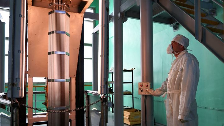 Гравитационное притяжение к Москве и Пекину усиливается: Казахстан может прекратить поставки урана на Запад - FT