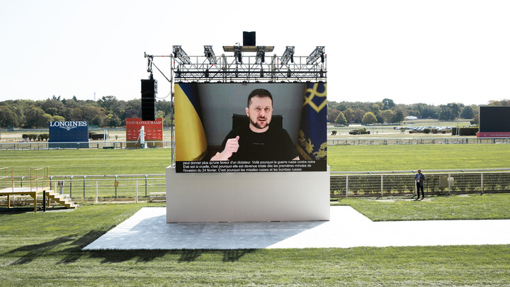 И не говорите, что Россия угрожает!: Французы призвали Зеленского разделить Украину