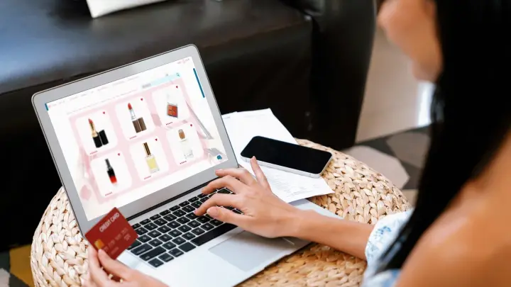 Доцент Щербаченко назвал главную ошибку онлайн-покупателей