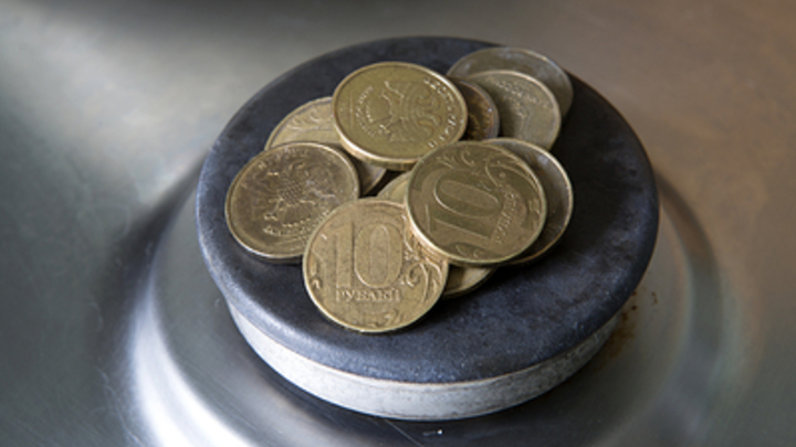 Радикальная мера или эффективный метод? В России намерены запретить отключение за долги по коммуналке