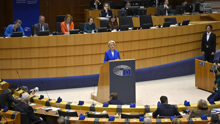 Еврокомиссия вновь хочет ввести потолок цен: На очереди нефть