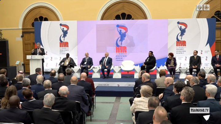 Не надо оправдываться!: Иностранцы приехали в Москву, чтобы взбодрить русских