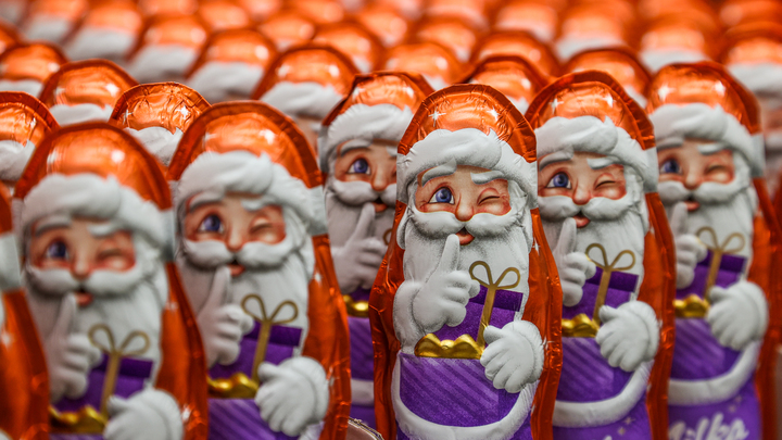 Только без леденцов. Какие конфеты не стоит дарить детям? Рассказывает врач