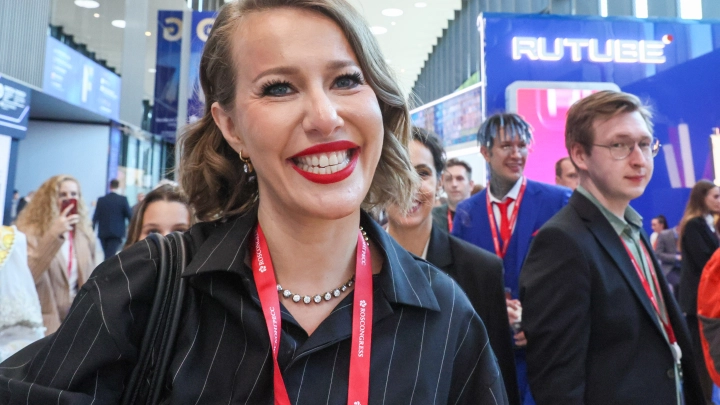 Голая вечеринка переместилась в Куршевель. На что надеется Собчак?