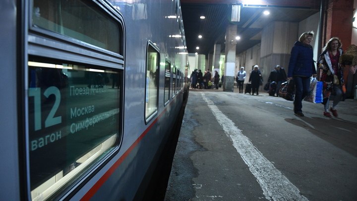 Убери ствол!: Гостей из Чечни обвинили в попытке отбить своего у полиции в Симферополе