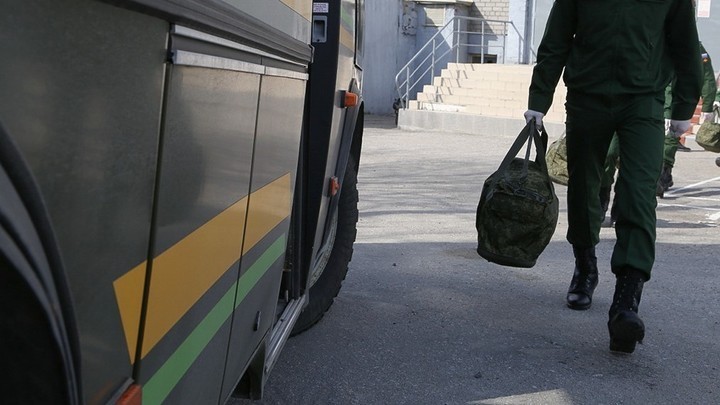 В Якутске при пожаре в изоляторе для ушедших в самоволку военных погибли пять человек