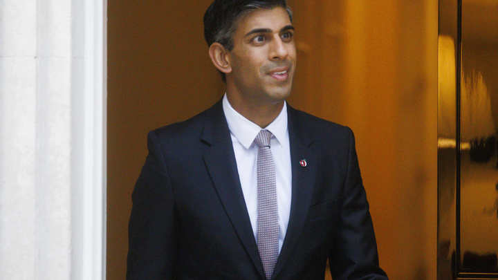 Премьер Великобритании Сунак рассказал о волшебниках России, превращающих продовольствие в оружие