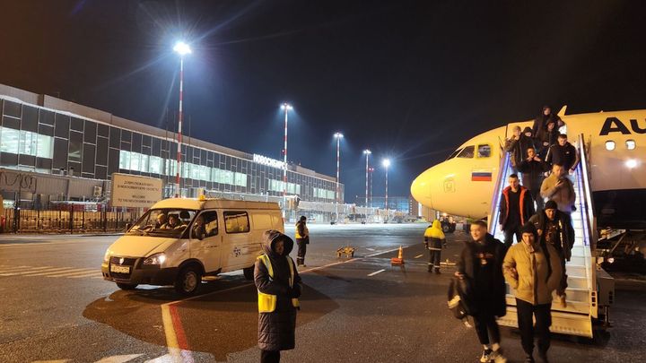 Летевший из Сочи в Кемерово самолёт экстренно сел в Новосибирске