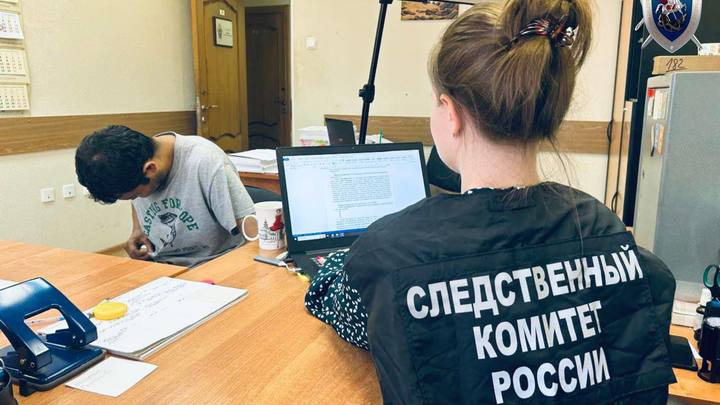 Мигрант разобрался с петербуржцем, пригласив в гости: тело завернул в полиэтилен