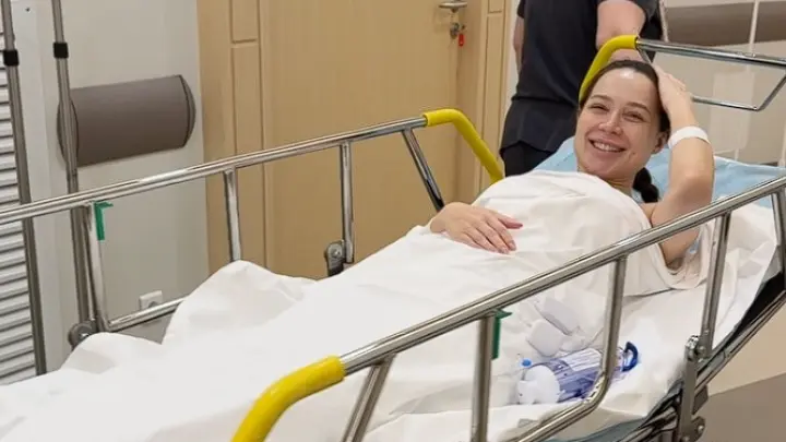 С макияжем и без коляски: новые фото Лерчек из дома заставили усомниться в её онкологии