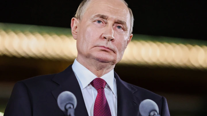 Путин стал первым посетителем музея 155-й бригады морской пехоты во Владивостоке