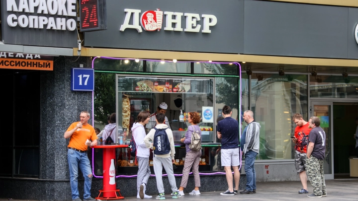 Адская кухня: работницу донерной в Астане облили кипящим маслом