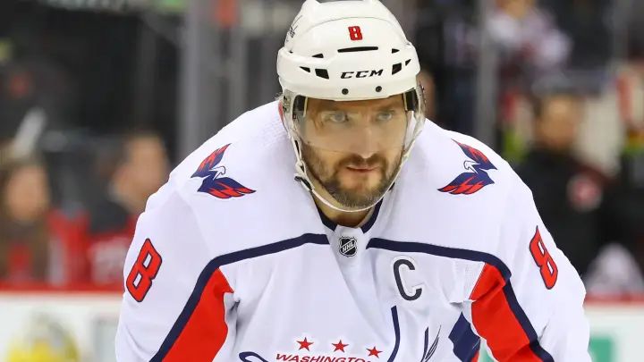 Погоня за Гретцки № 2: Овечкин забил 979-й гол в НХЛ с учётом плей-офф