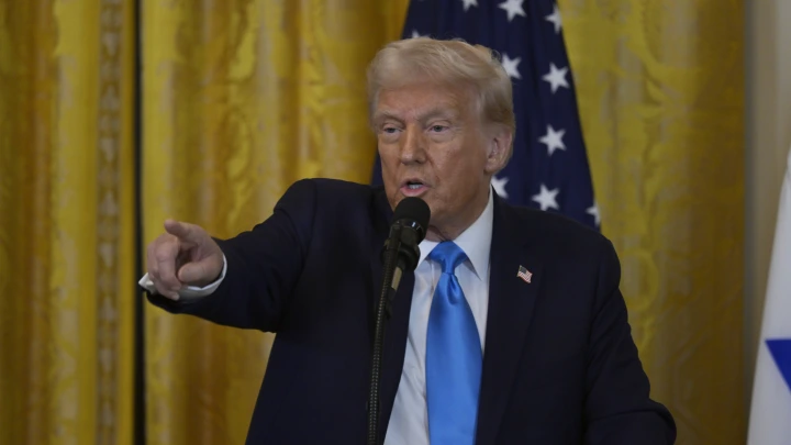 После разговора с Путиным Трамп пошёл на совершенно неожиданный шаг. Продолжение было ещё неожиданнее