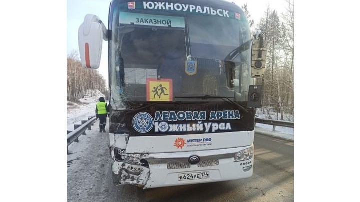 ДТП под Миассом с автобусом детской хоккейной команды спровоцировал курсант