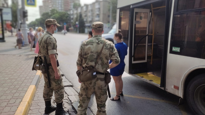 В Ростове усилили контроль за пассажирами без масок в общественном транспорте