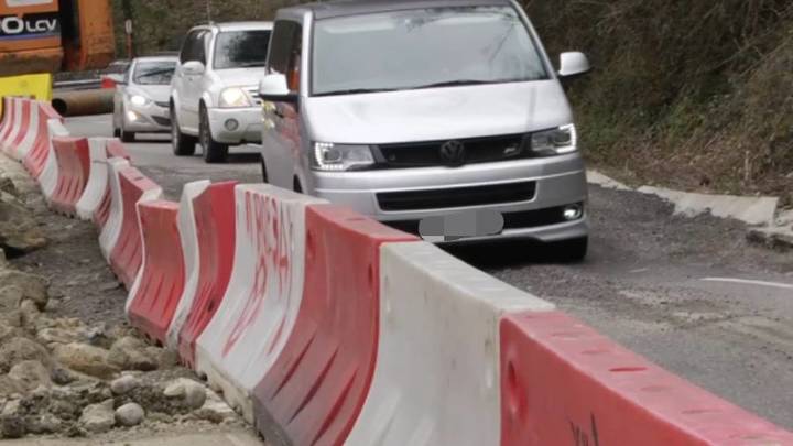 В Сочи на участке трассы А-147 ввели режим ЧС из-за просадки грунта