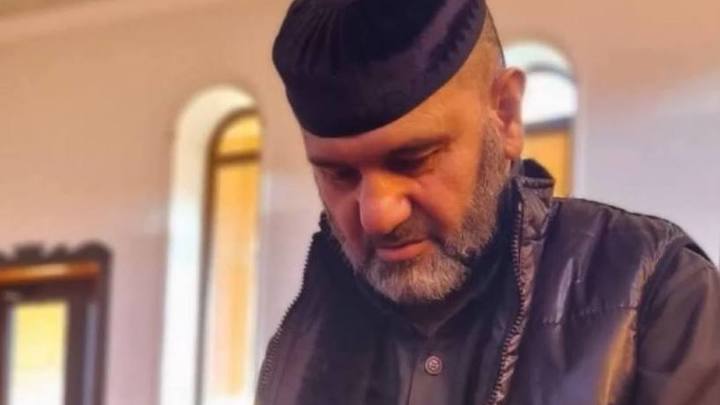 В Чеченской Республике на глазах у ребёнка зарезали имама мечети из-за кровной мести