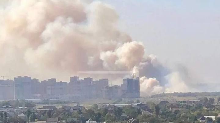 Горящее поле на площади 1000 кв. метров потушили в Краснодаре