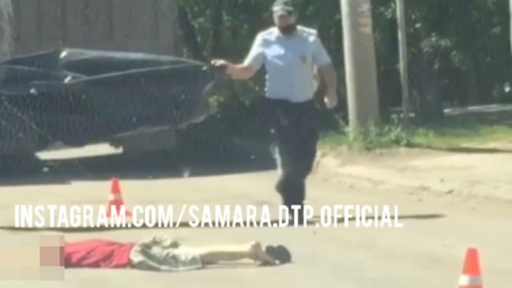 В Самаре грузовик насмерть сбил мужчину: жертве раздавило голову