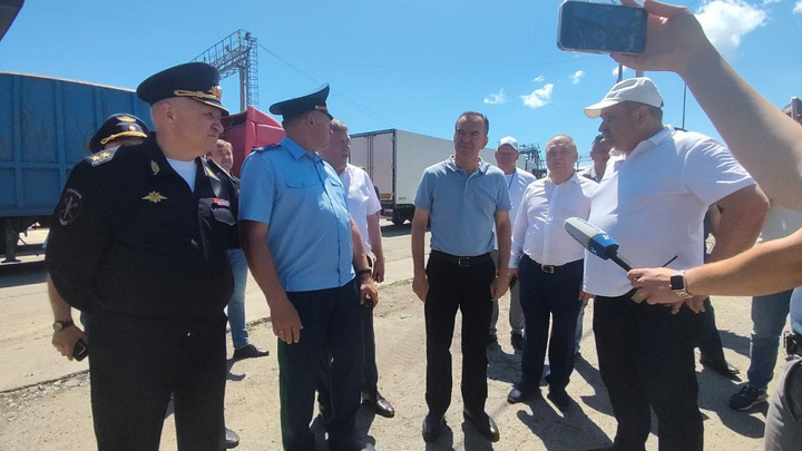 Глава Кубани Вениамин Кондратьев отправился в Темрюкский район для оказания помощи автомобилистам