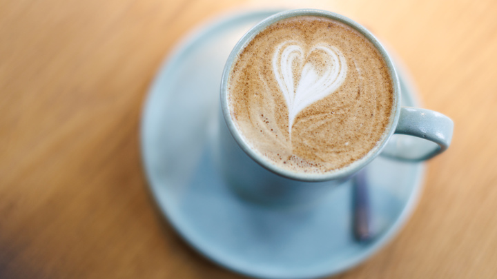 Грозит смертью: терапевт рассказала о синдроме праздничного сердца