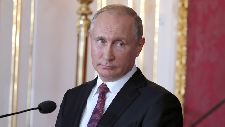 Путин: Пока болельщики смотрели ЧМ, спецслужбы бились с хакерами