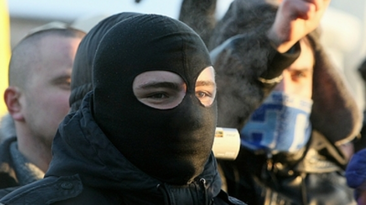 Напали у могилы с ножами и дубинами: Толпа украинцев под присмотром полиции зверски избила евреев - YWN