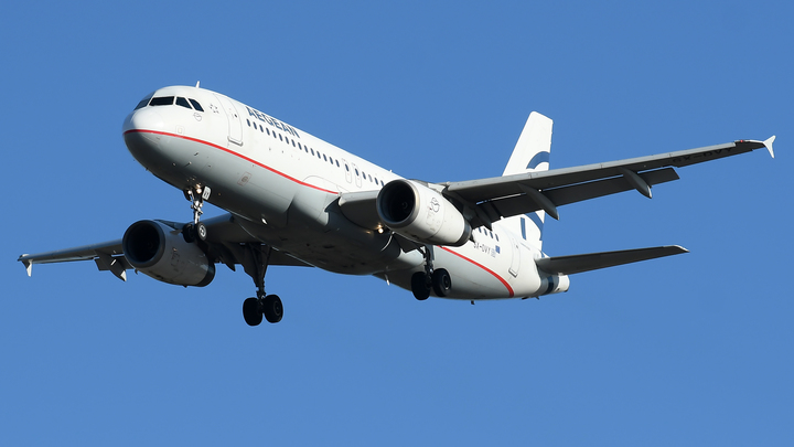 Все заорали: Манёвр самолёта из Петербурга после дважды сорванной посадки напугал пассажиров