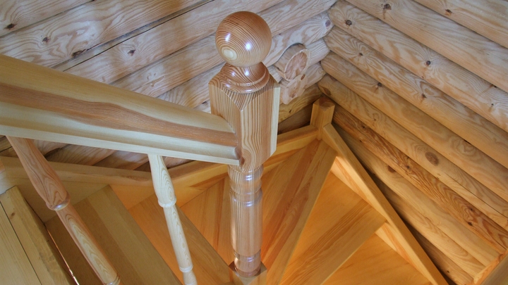 В Павловском Посаде дачница застряла головой в лестнице В Павловском Посаде дачница застряла головой в лестнице