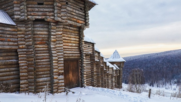 В Прикамье начали разрушаться деревянные декорации к фильму «Сердце Пармы»