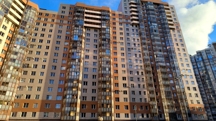 Стало известно, какую долю от зарплаты съедает аренда жилья у разных специалистов в Екатеринбурге