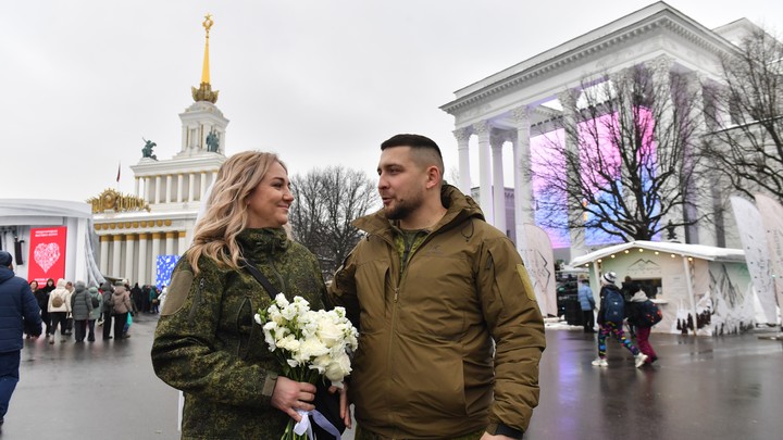 В России составили памятки правильного поведения для жен участников СВО