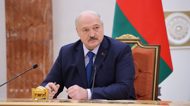 Лукашенко рассказал украинской журналистке, что останется от Украины после СВО